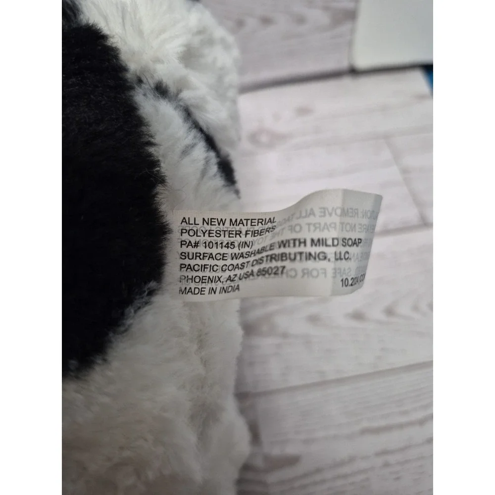 The Unbranded Brand charm cow